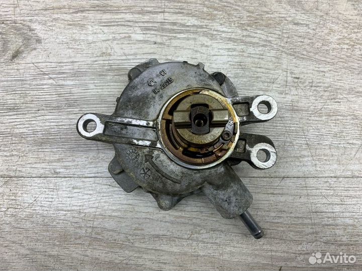 Насос вакуумный Toyota Avensis универсал 2ZR-FAE