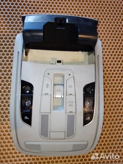 Плафон подсветки салона Audi A8 D4 long 4.2 cdra