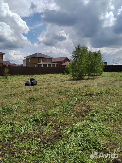Покос травы триммером