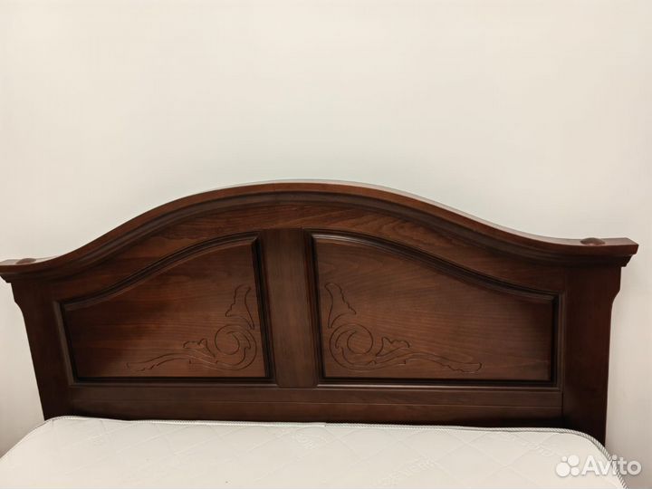 Продаю кровать из массива