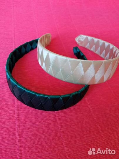 Ободок оплетëнный атласными лентами