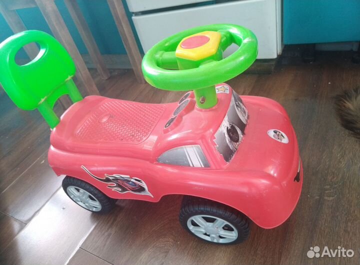 Машинка толокар