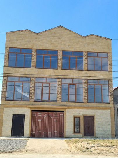 Апартаменты-студия, 100 м², 2/2 эт.