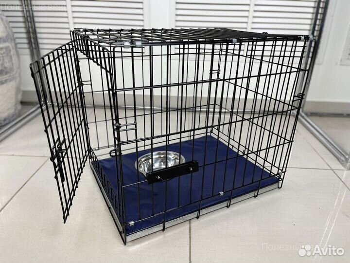 Клетка № 2 с миской и лежанкой