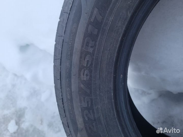 Tracmax X-Privilo H/T 225/65 R17