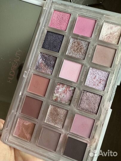 Huda Beauty rose quartz Тени