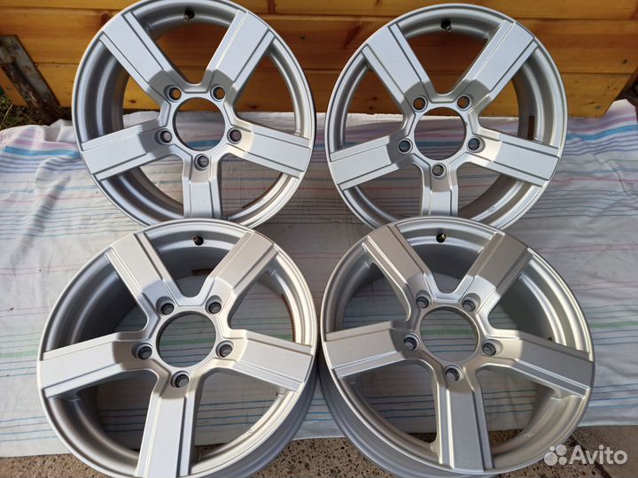 Литые Диски R-16 на Chevrolet Niva