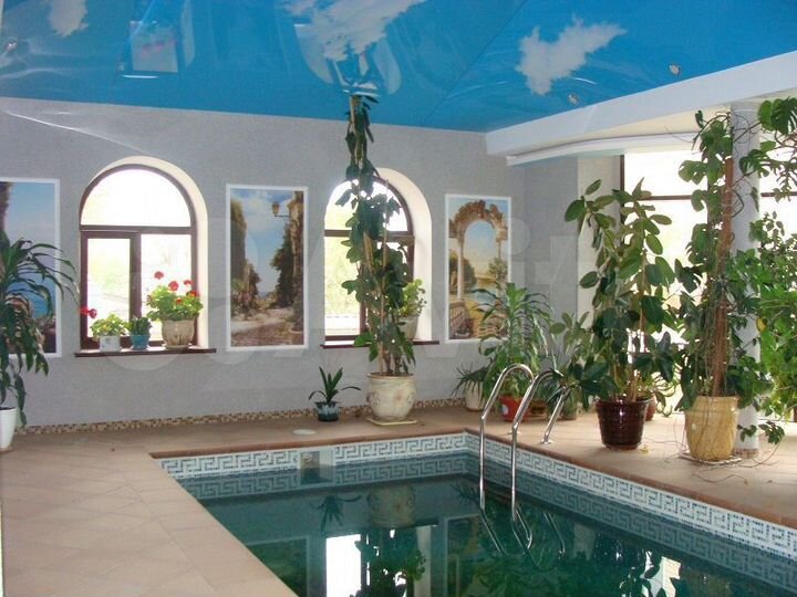 Дом 1108 м² на участке 14 сот.