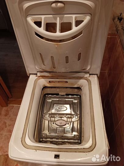 Стиральная машина с вертикальной загрузкой