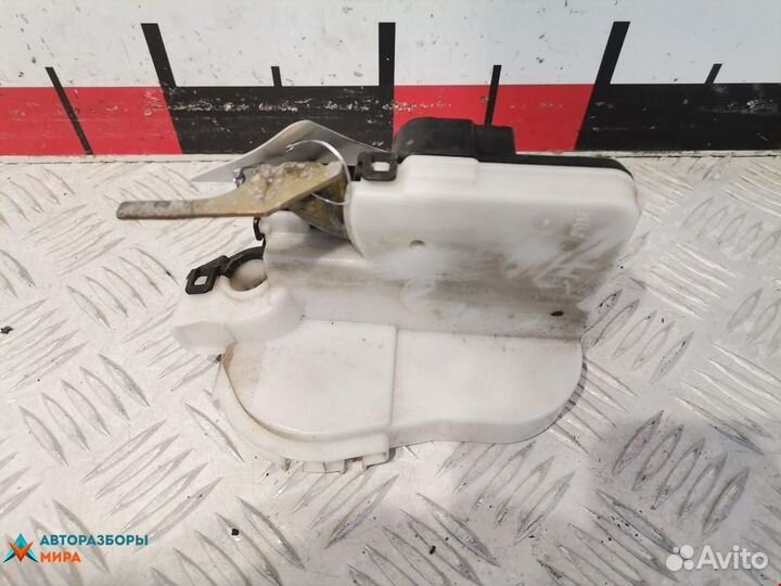 Замок двери передней левой Volkswagen Caddy 2 2001