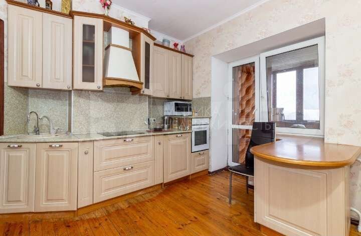 4-к. квартира, 113 м², 10/10 эт.