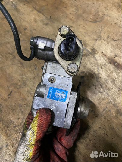 Топливный насос Митсубиси Галант 2.4