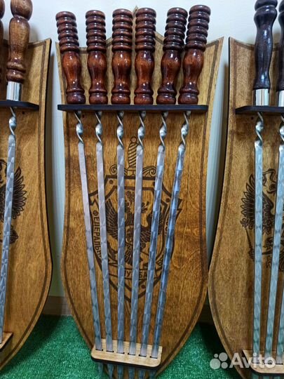 Щит с шампурами