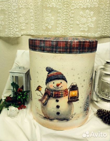 Продаю большой новогодний короб