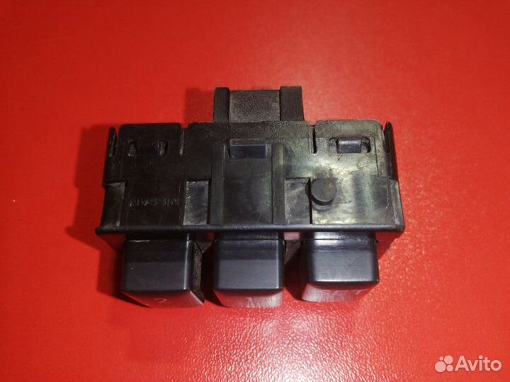Кнопка памяти положения сидений Infiniti Fx35 S50