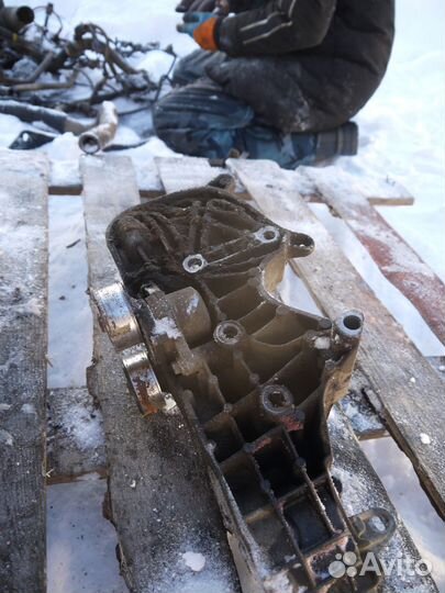 Кронштейн генератора с натяжителем Рено Логан 1 1