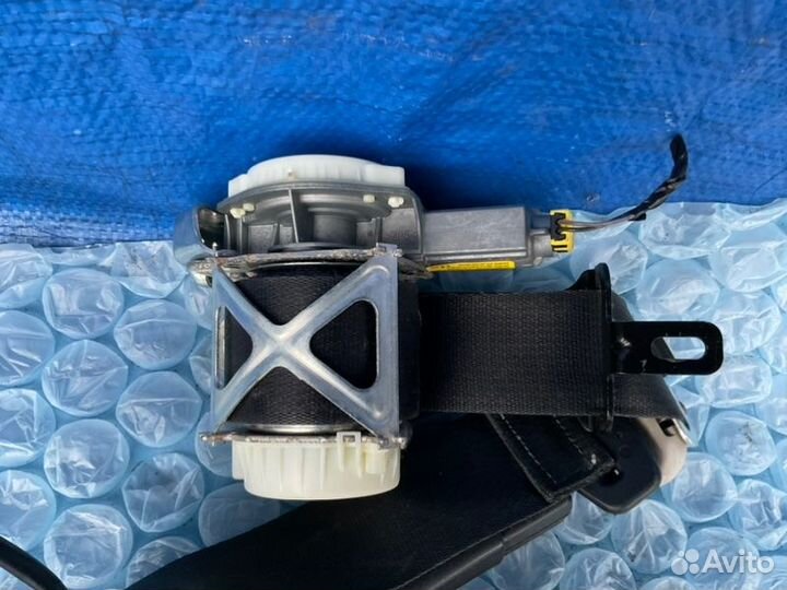 Ремень безопасности передний левый Ford Fiesta MK6