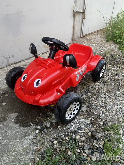 Машинка детская на педалях