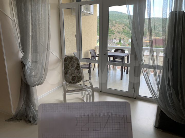 Квартира-студия, 90 м², 3/3 эт.