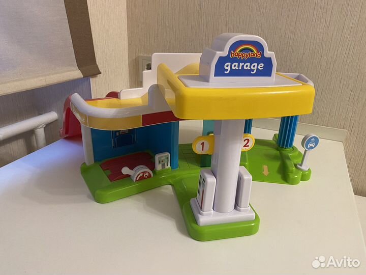 Игровой центр / Парковка ELC / Гараж ELC