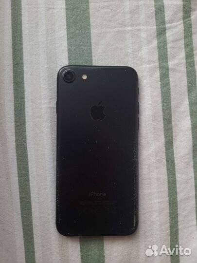 Телефон iPhone 7