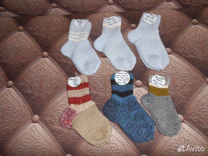 Носки и варежки ручной вязки