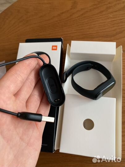 Фитнес браслет xiaomi mi band 4