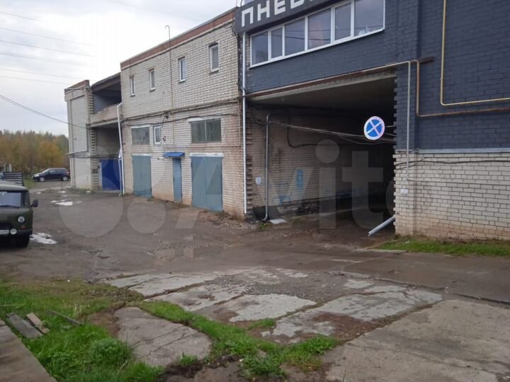 Гараж, > 30 м²