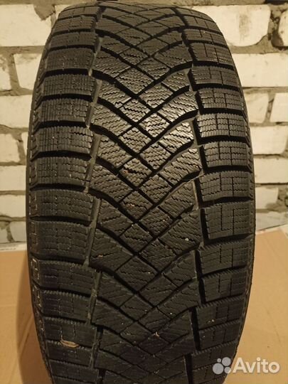 Pirelli Ice Zero FR 215/50 R17 95H