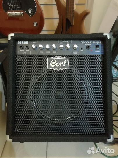Басовый комбоусилитель Cort GE30B-EU