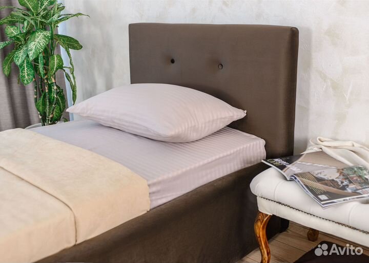 Кровать с матрасом