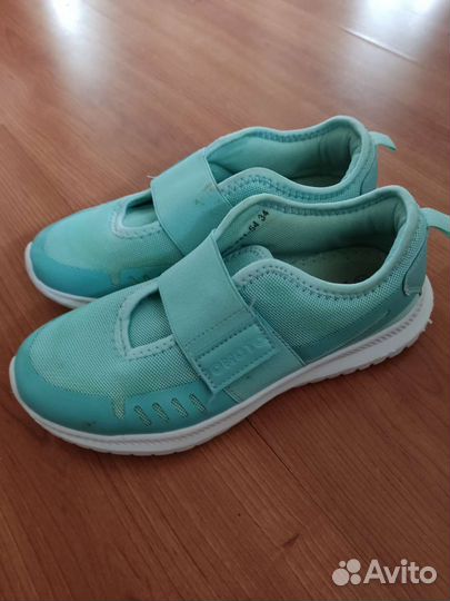 Кроссовки для девочки