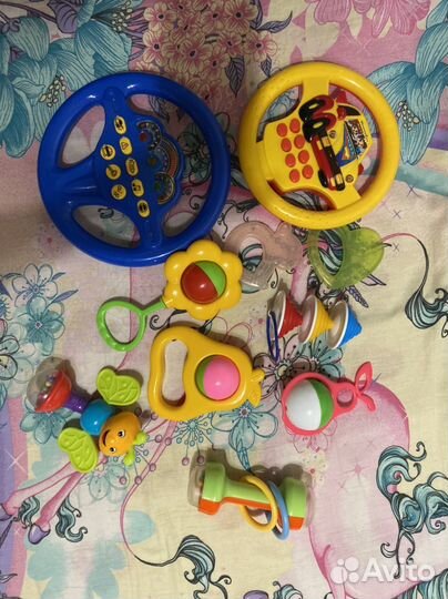 Игрушки пластмассовые и резиновые пакетом