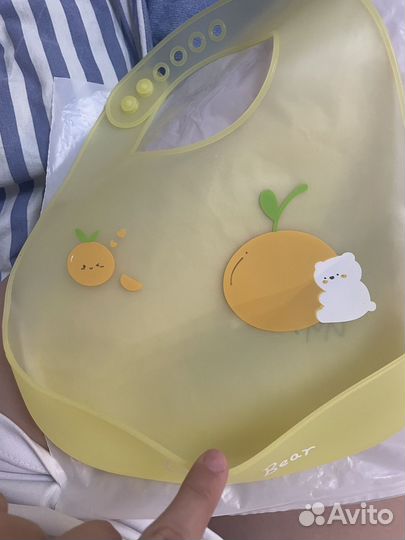 Детский силиконовый нагрудник для кормления