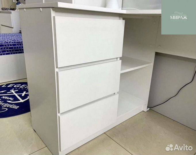 Письменный стол угловой