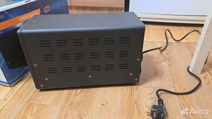 Источник бесперебойного питания