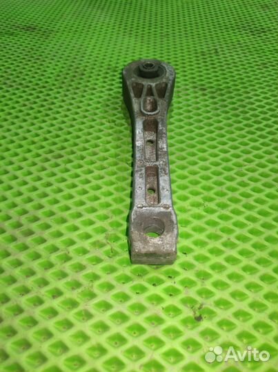 Подушка двигателя задняя Volkswagen Passat b6