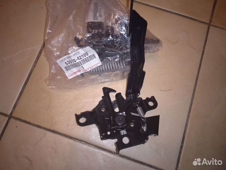 Замок капота Toyota Rav4 40 оригинал, б.у