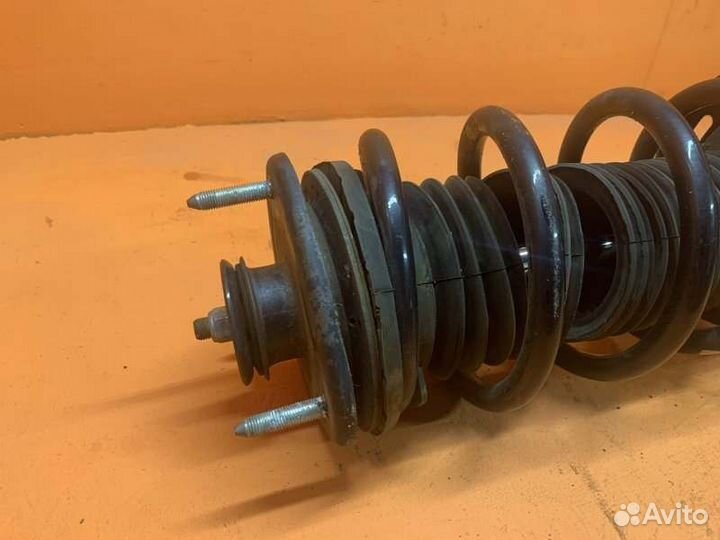 Стойка амортизатора передняя левая Honda Pilot 2