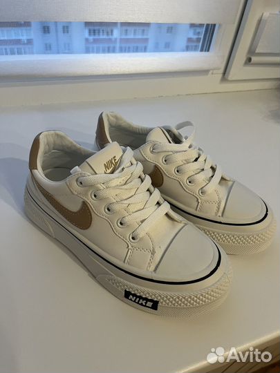 Кроссовки женские 37 размер новые