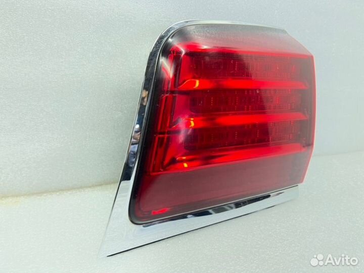 Фонарь внутренний правый Lexus Lx 570 2007-2012