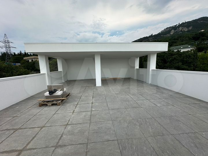 Дом 338 м² на участке 5 сот.