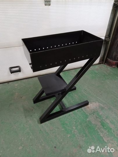 Мангал новый со столиком и без