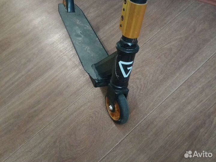 Трюковой самокат Graffiti