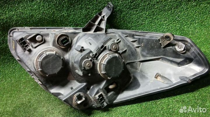 Фара правая Hyundai / Kia Гранд Старекс, Н1