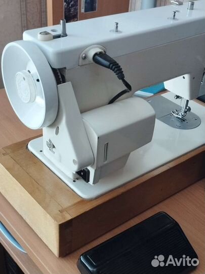 Электрическая швейная машина чайка 134