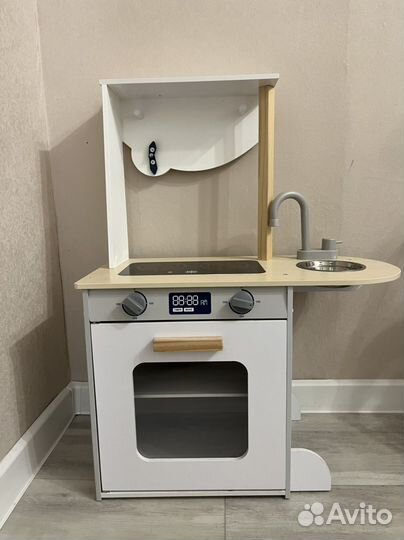 Детская игровая кухня деревянная