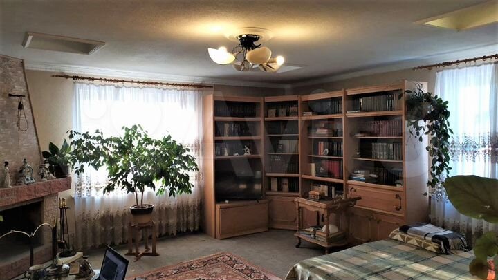 Дом 162,9 м² на участке 6,5 сот.