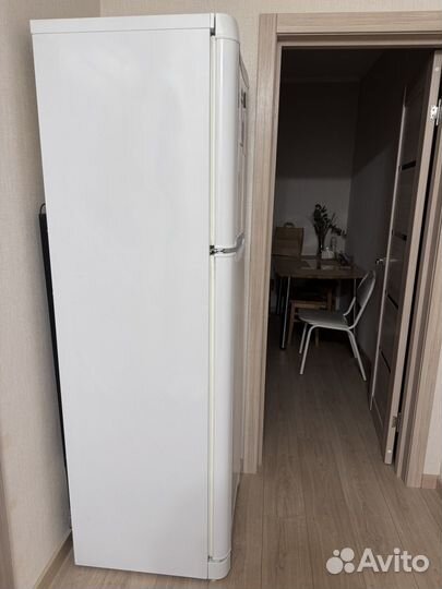 Холодильник Indesit