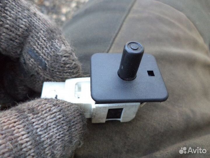 Концевик двери Mercedes-Benz C180 W203 271.946